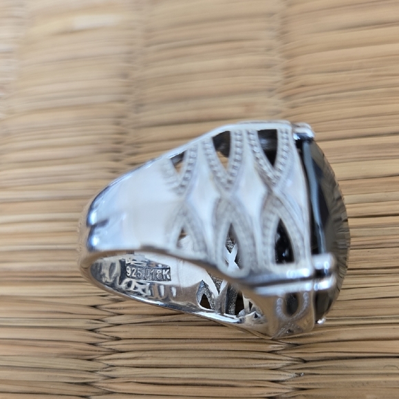 TACORI 925 Silver Ring with Black Hematite Faceted Cushion Cut Stone - Picture 7 of 10